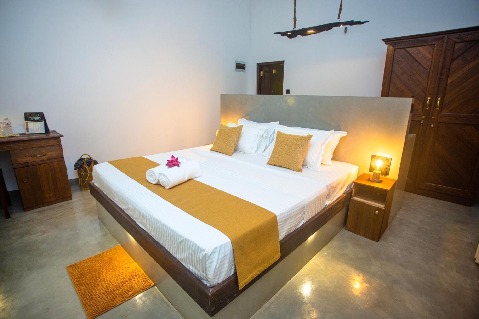 Aki Luna Lagoon Resort Hikkaduwa Dış mekan fotoğraf