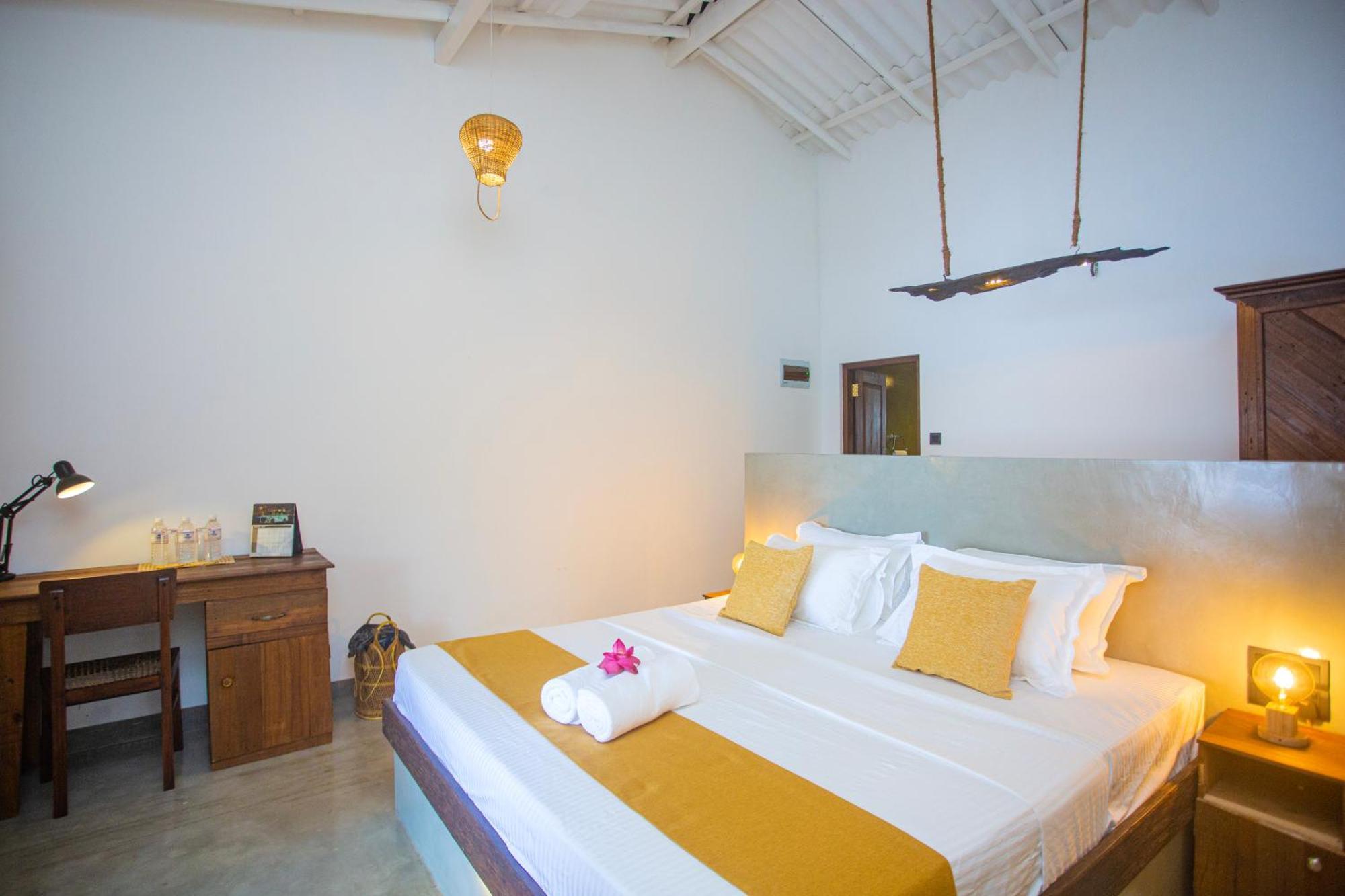 Aki Luna Lagoon Resort Hikkaduwa Dış mekan fotoğraf