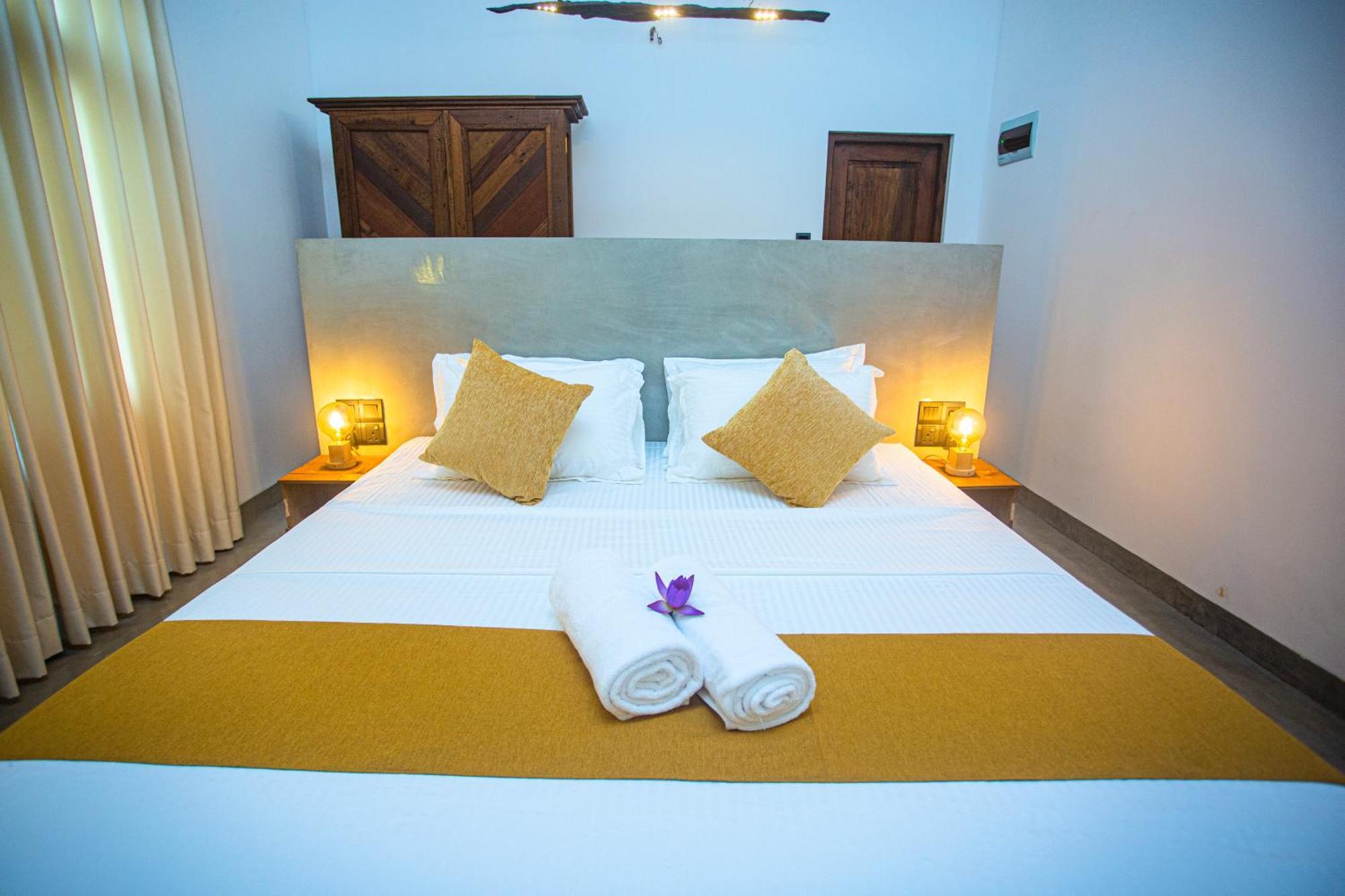Aki Luna Lagoon Resort Hikkaduwa Dış mekan fotoğraf