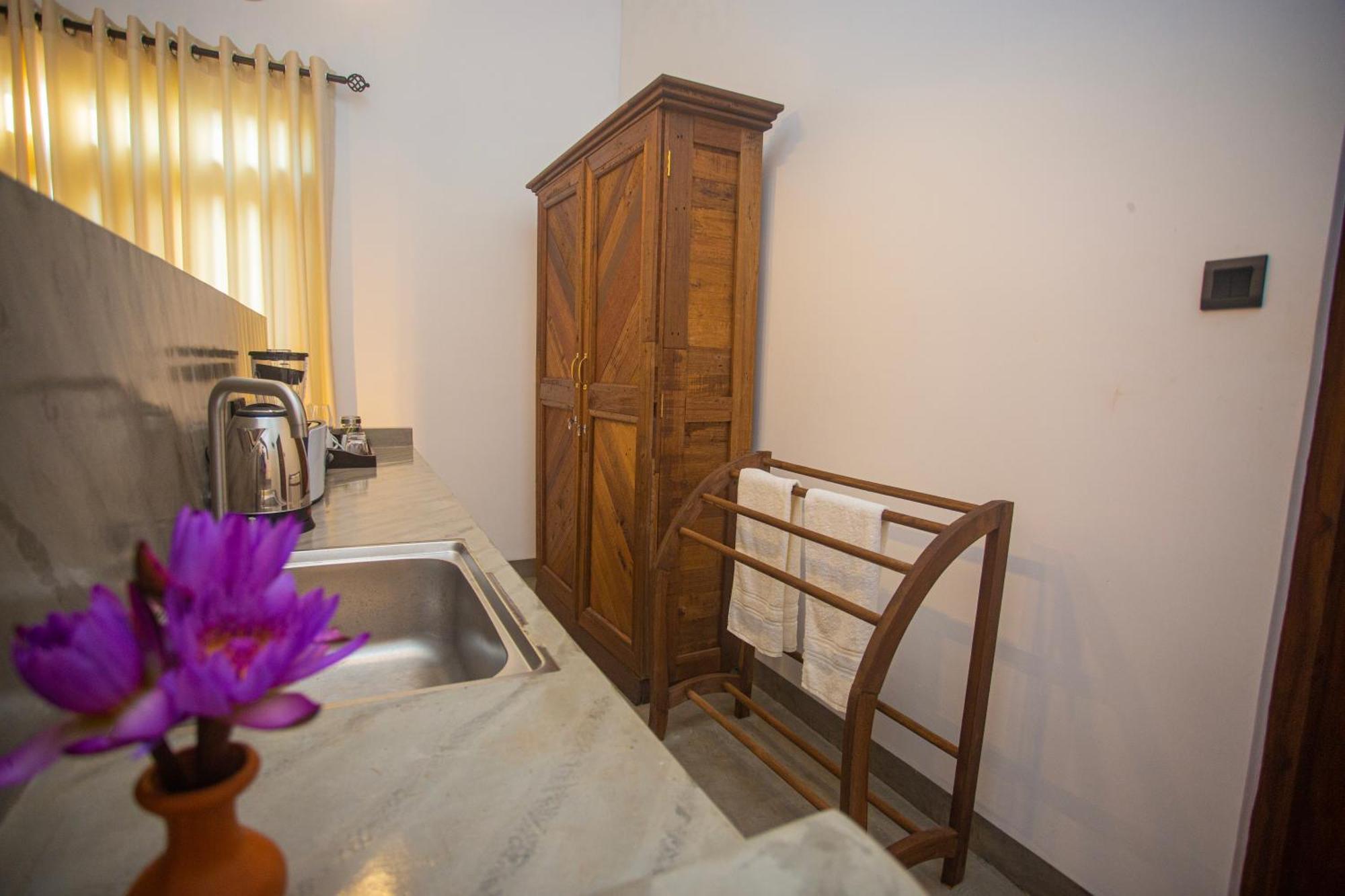 Aki Luna Lagoon Resort Hikkaduwa Dış mekan fotoğraf