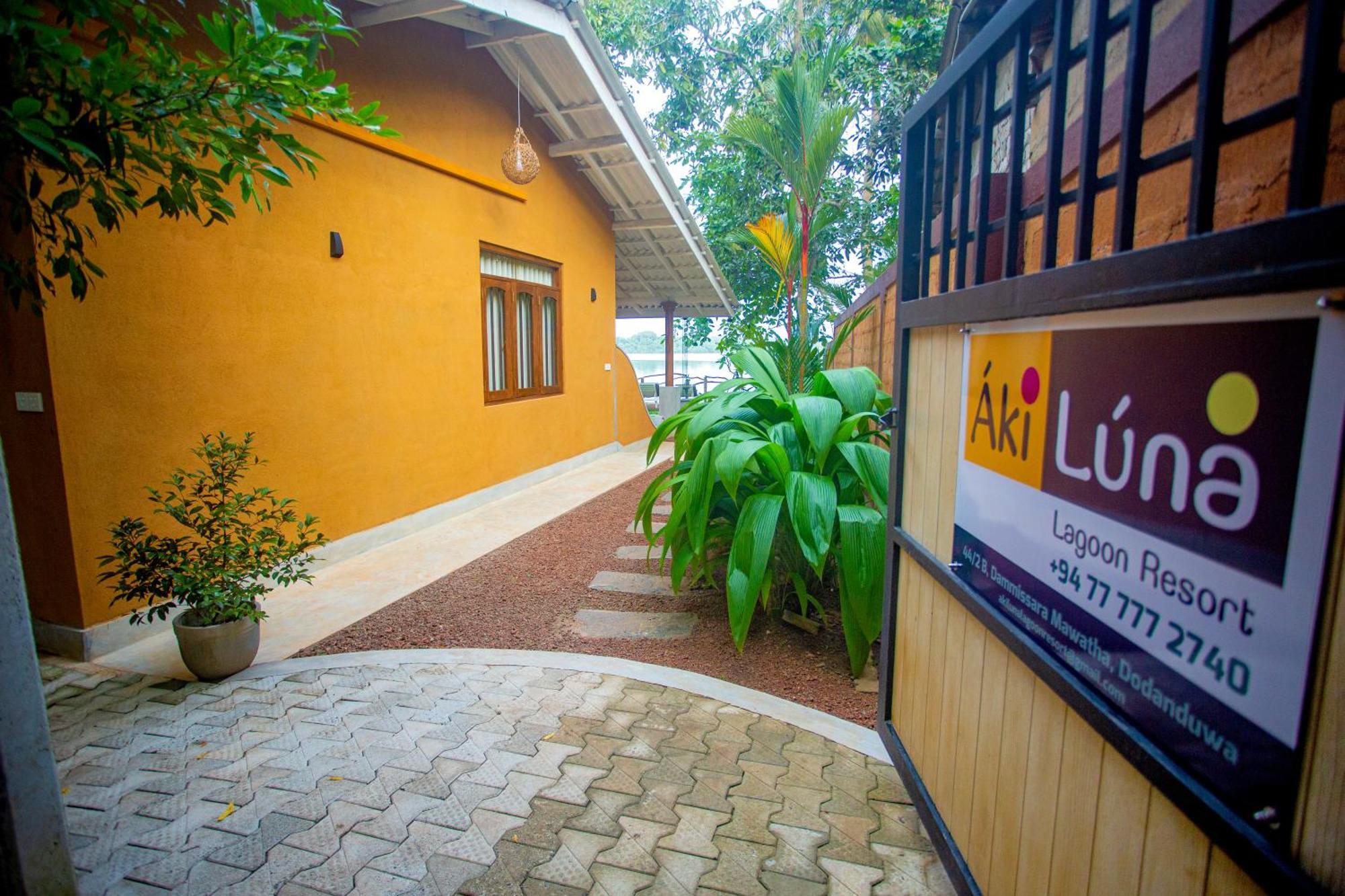 Aki Luna Lagoon Resort Hikkaduwa Dış mekan fotoğraf