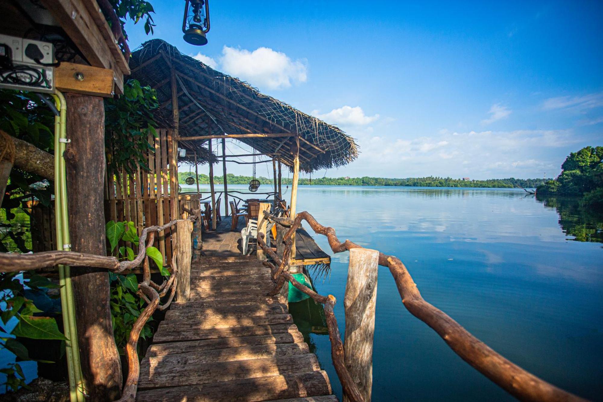 Aki Luna Lagoon Resort Hikkaduwa Dış mekan fotoğraf