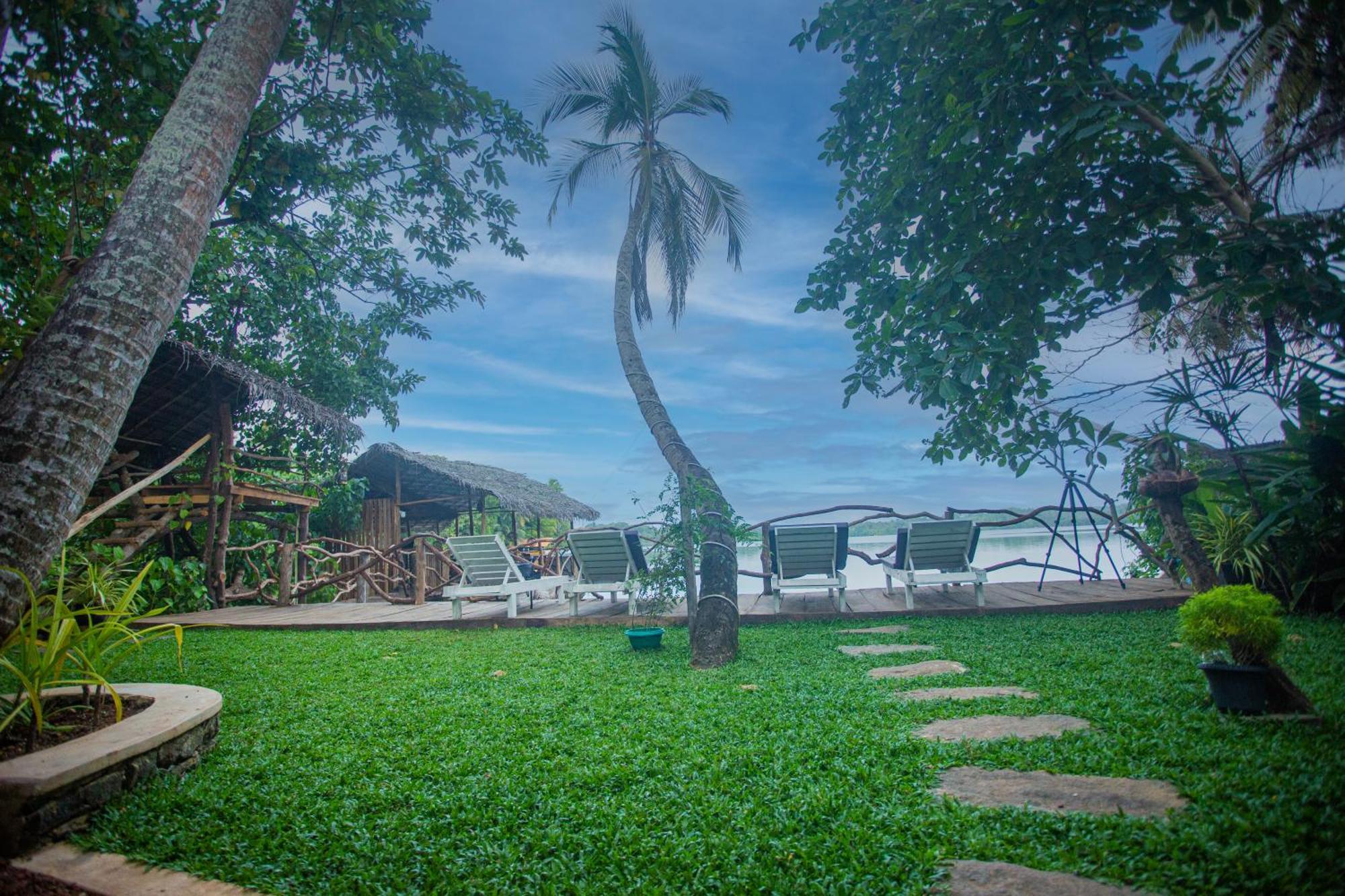 Aki Luna Lagoon Resort Hikkaduwa Dış mekan fotoğraf